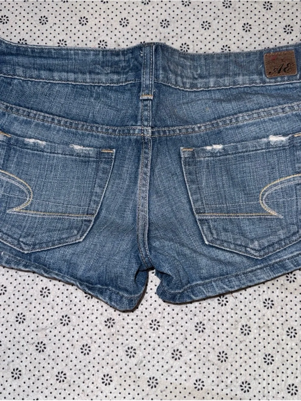 🛍Women AMERICAN EAGLE JEAN SHORT  SIZE 2